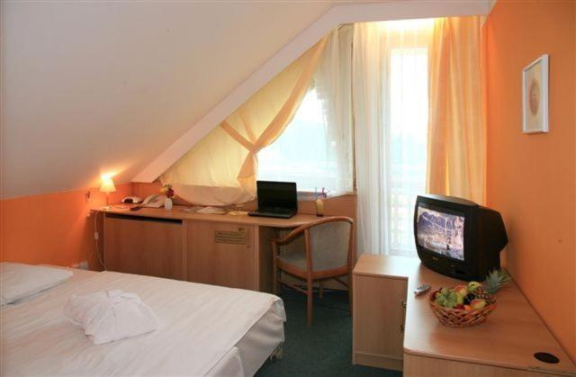 Hotel Nastup โลชนา โปด กลิโนฟเซม ภายนอก รูปภาพ