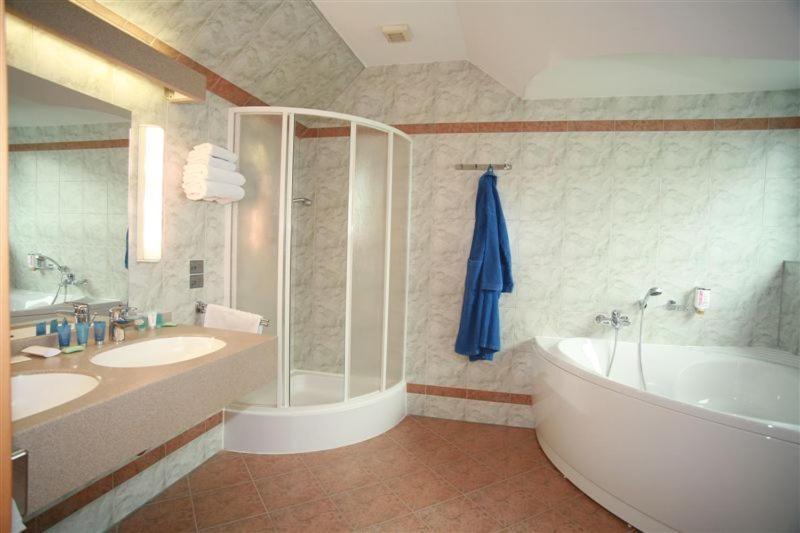 Hotel Nastup โลชนา โปด กลิโนฟเซม ภายนอก รูปภาพ