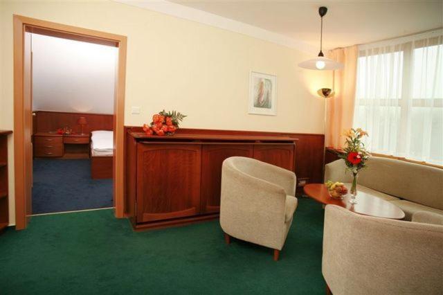 Hotel Nastup โลชนา โปด กลิโนฟเซม ห้อง รูปภาพ